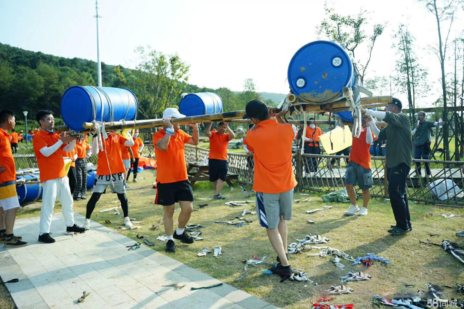 临港新片区燃情五月城市定向户外挑战赛掀起青春风暴